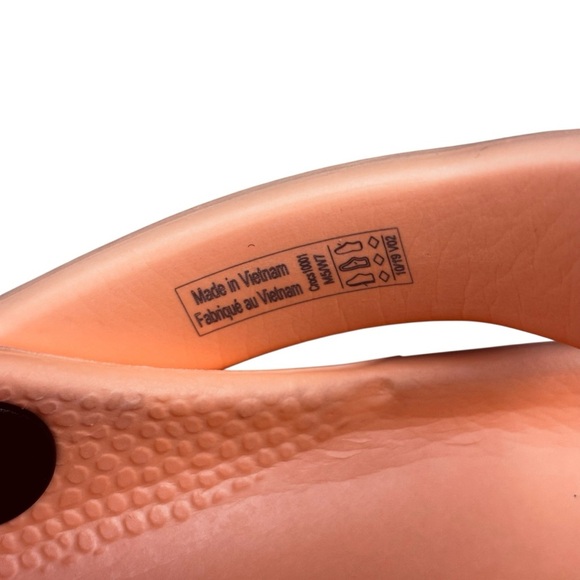 EUC CROCS Peach/Orange Clogs W7/M5 - Picture 10 of 11